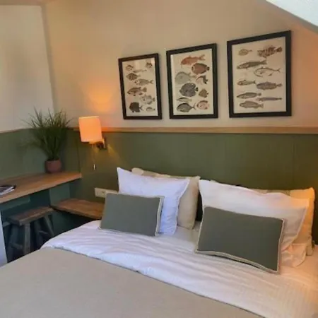 Louisa Hotel