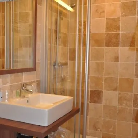 Hotel Louisa 3*