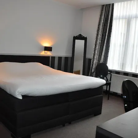 Louisa Hotel