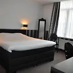 Louisa Hotel